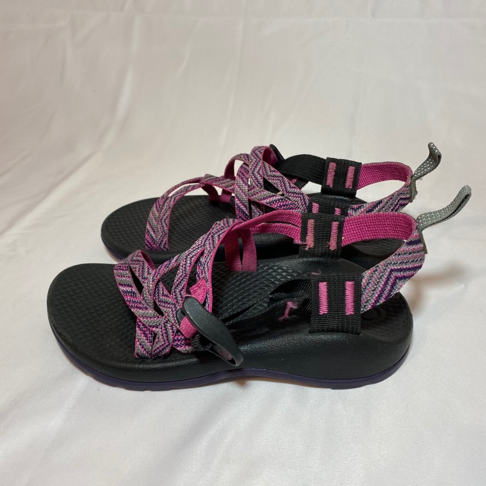 Chaco girl J180092 pink youth size 1 hiking Sandel